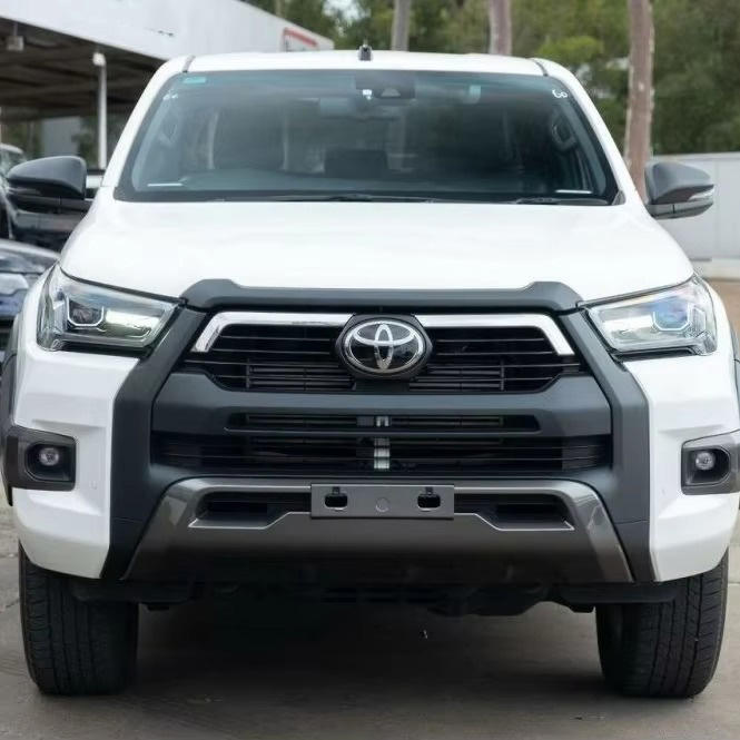Hilux Rogue (4X4) Dark Double Cabin Leather Seats